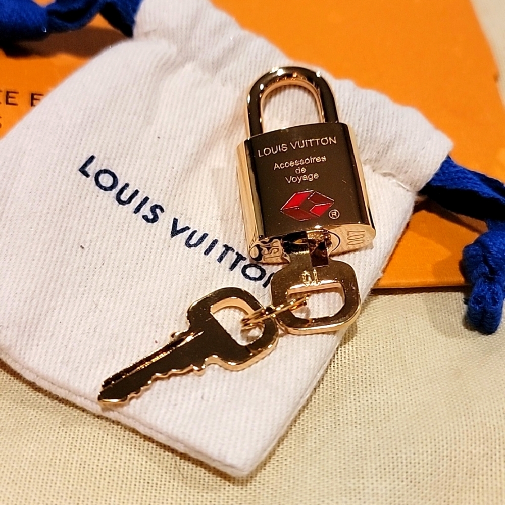 Louis Vuitton Accessoires de Voyage, lock and key